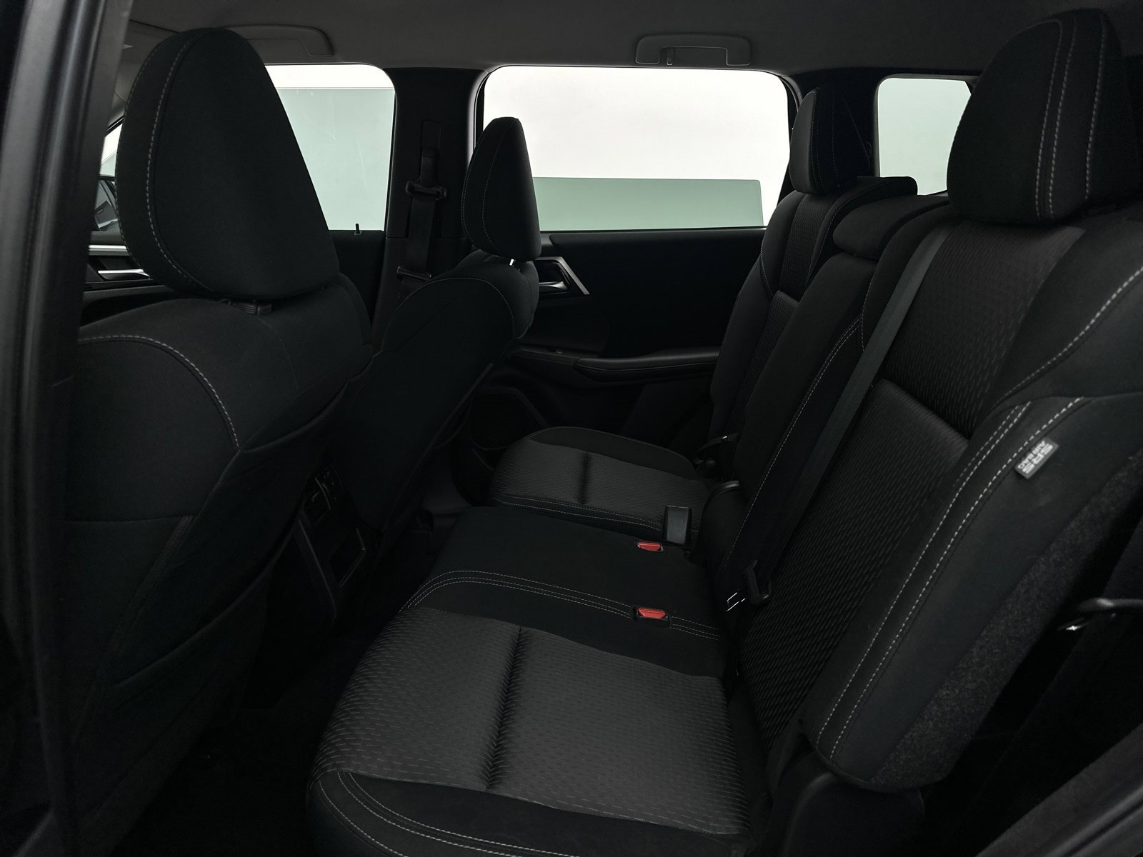 Used 2022 Mitsubishi Outlander ES image 26