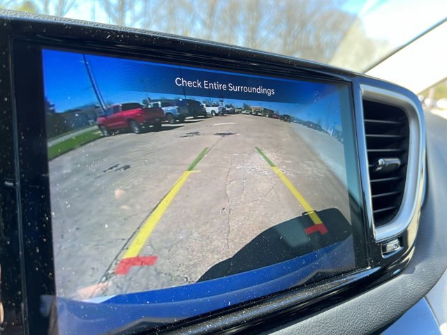 Used 2024 Chrysler Pacifica Touring-L image 15