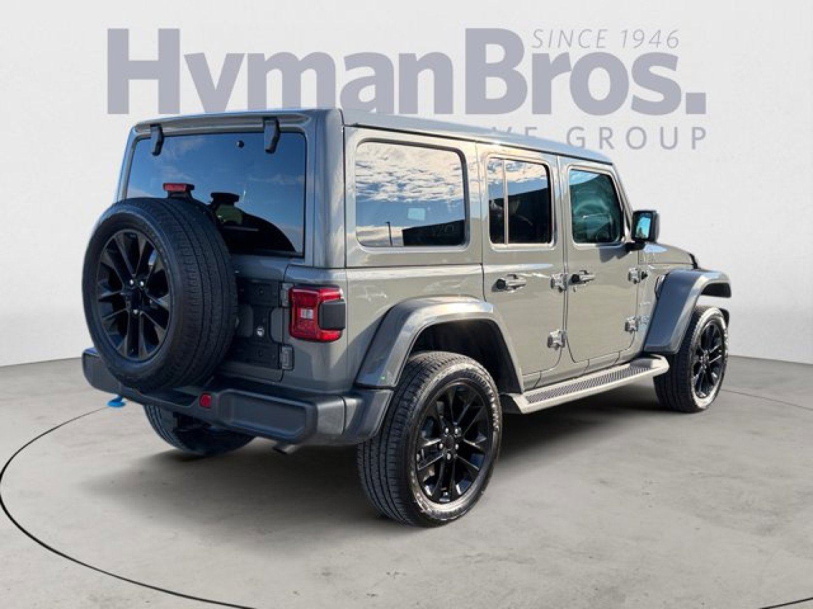 Used 2023 Jeep Wrangler Unlimited Sahara w/ Cold Weather Group image 3