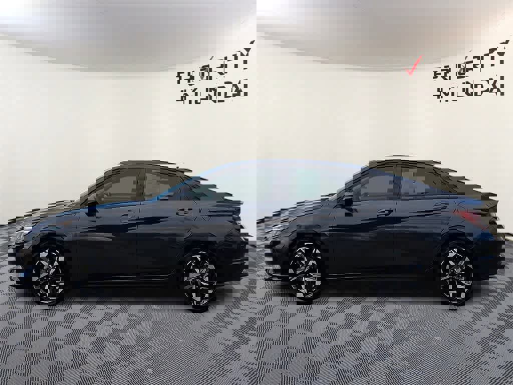Used 2023 Hyundai Elantra SEL w/ Convenience Package image 7
