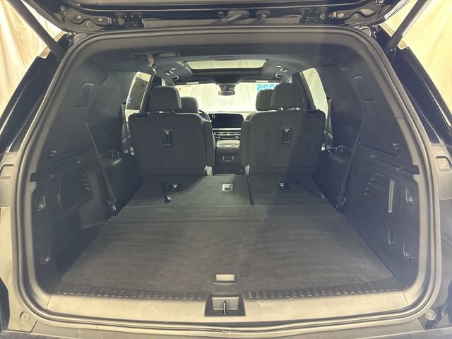 Certified 2025 Chevrolet Traverse LT w/ Sun and Wheel Package AWD/4WD image 27