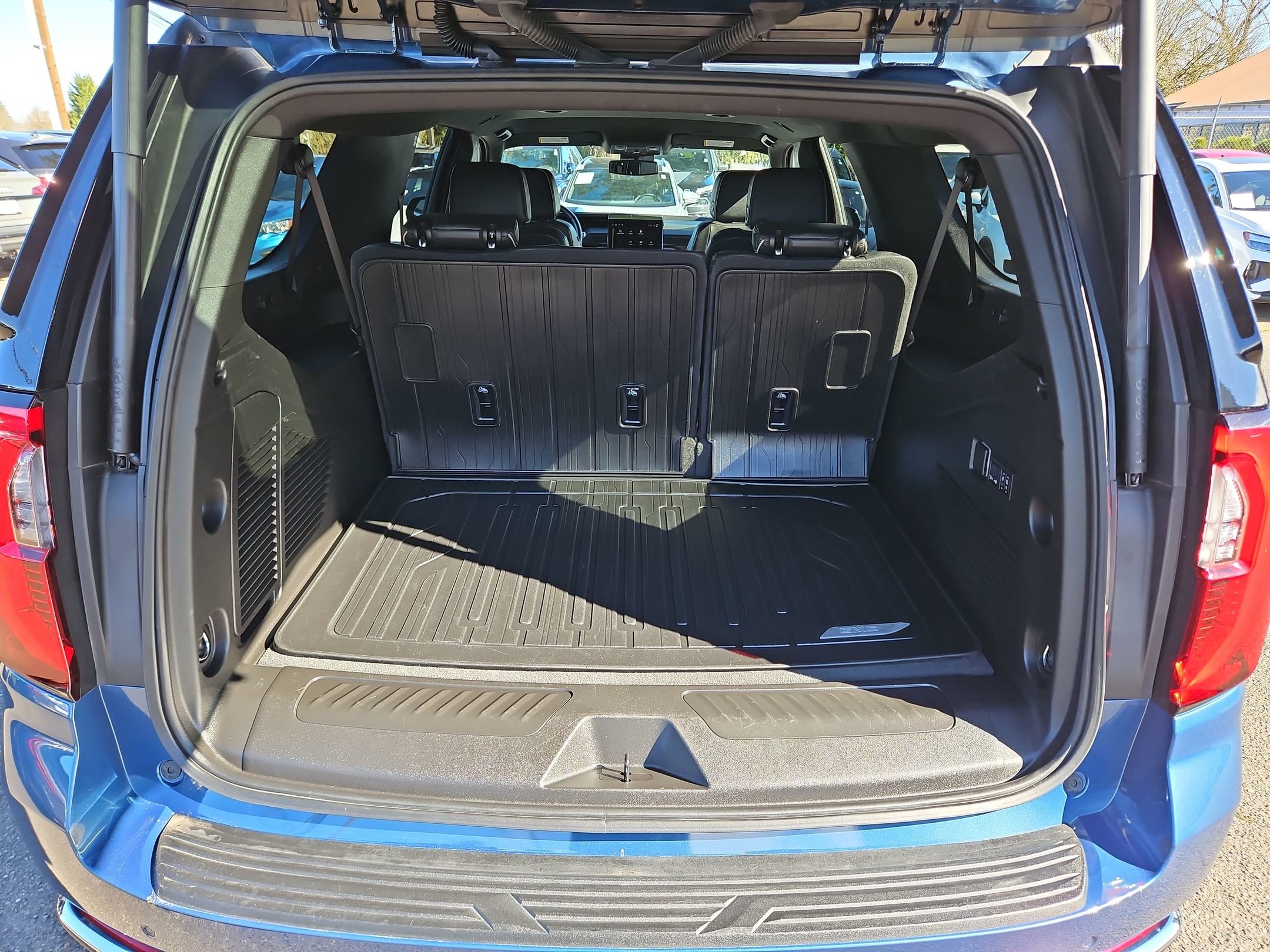 Used 2025 GMC Yukon XL Elevation w/ LPO, Floor Liner Package image 24