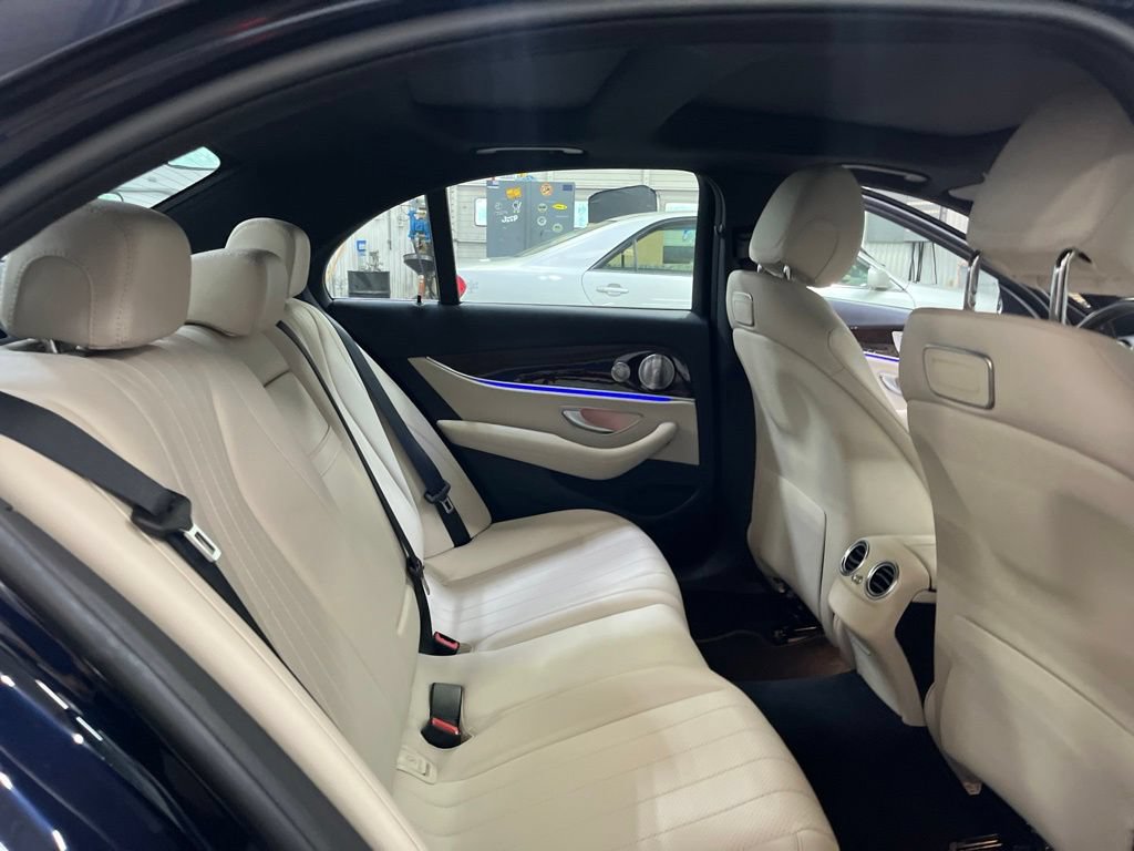 Used 2018 Mercedes-Benz E 300 4MATIC image 27