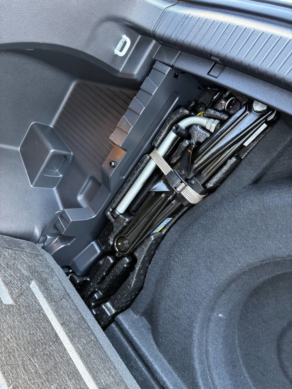 Used 2019 Volkswagen Atlas SE image 39