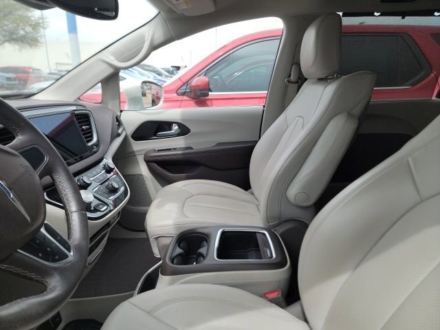 Used 2020 Chrysler Pacifica Touring-L Plus image 12