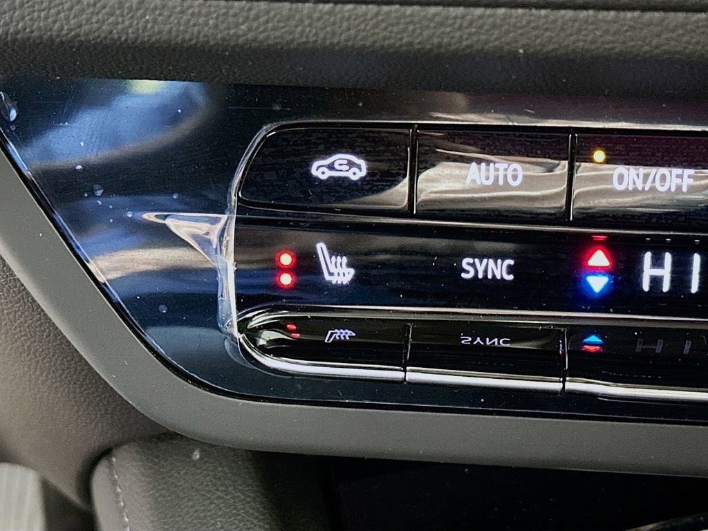 Used 2023 Buick Envision Preferred image 27