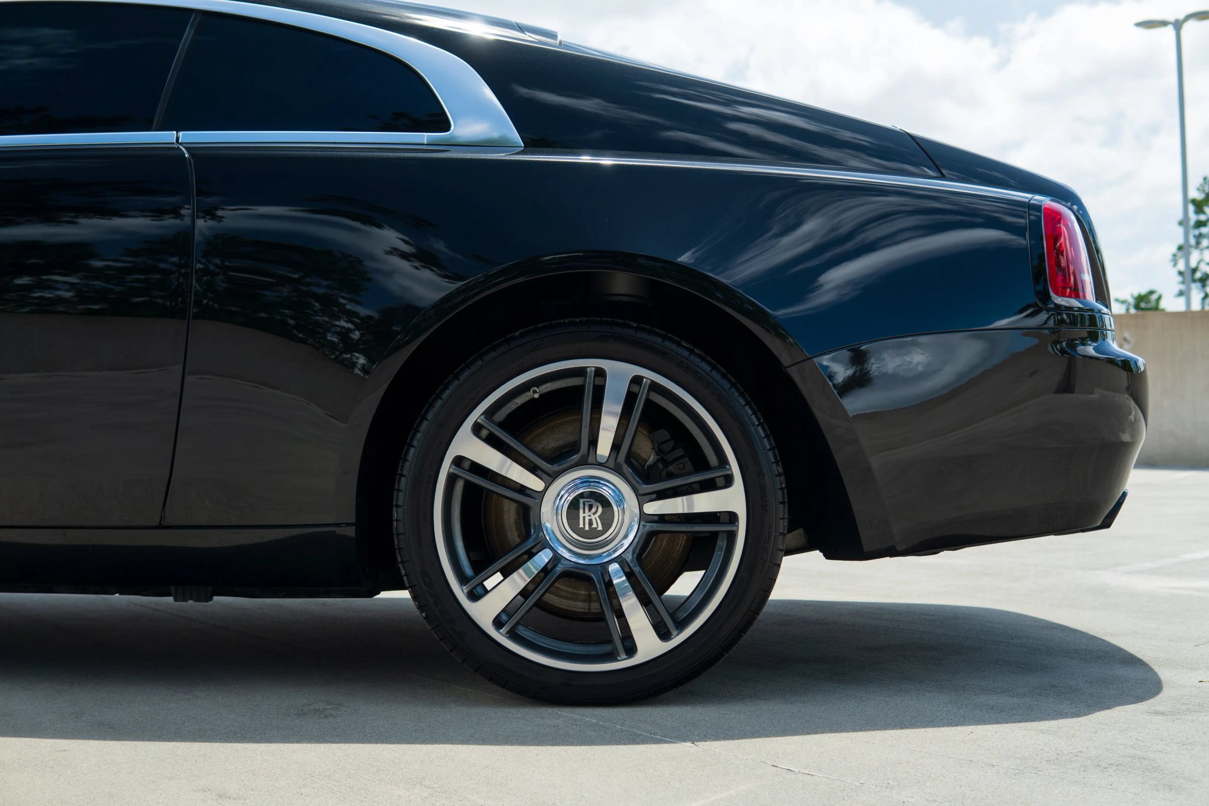 Used 2016 Rolls-Royce Wraith RWD image 16