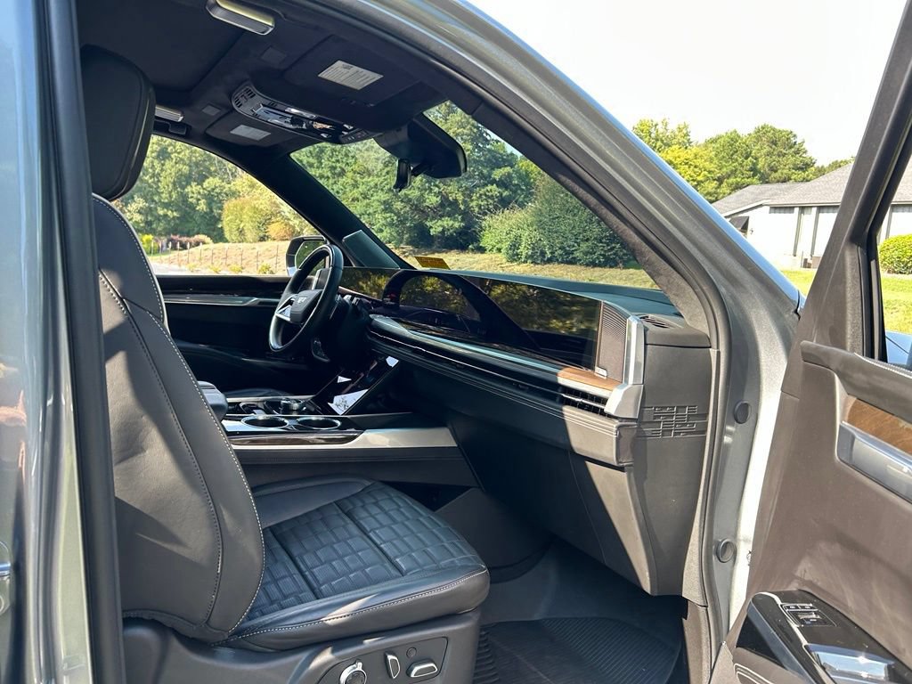 Used 2025 Cadillac Escalade Sport Platinum w/ LPO, ONYX Package RWD image 54