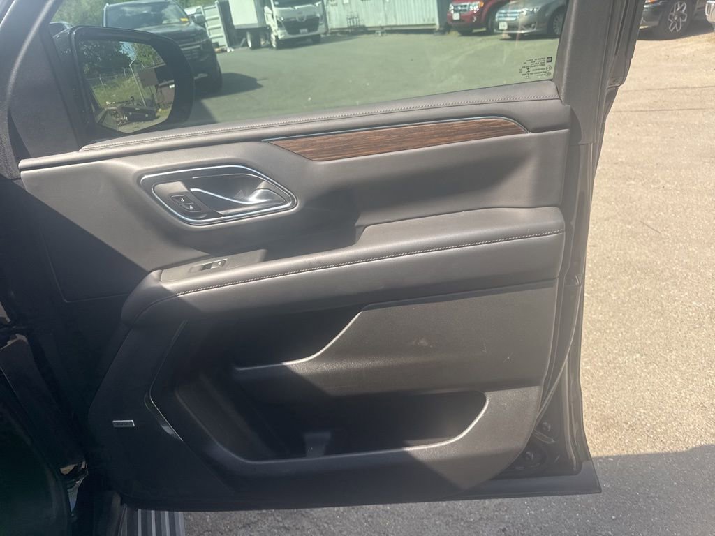 Used 2022 Chevrolet Tahoe High Country AWD/4WD image 13