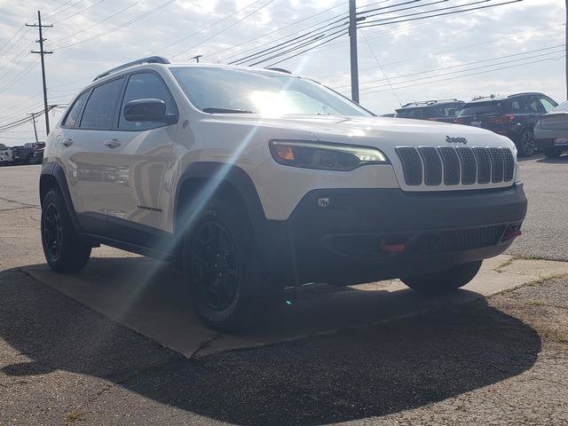 Used 2022 Jeep Cherokee Trailhawk w/ Premium Leather Package AWD/4WD image 9