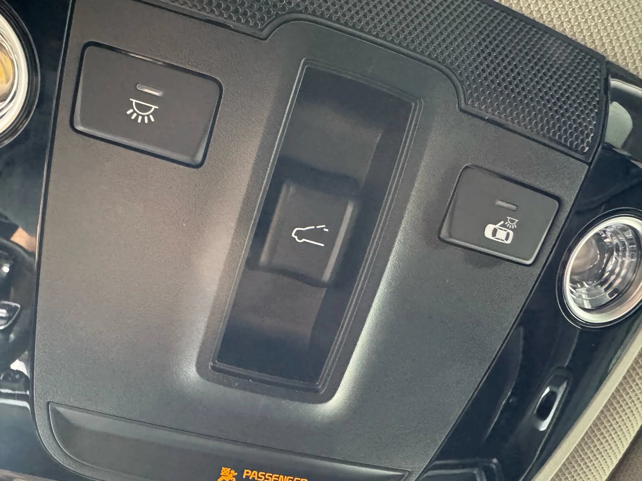 Used 2025 Kia Sorento SX AWD/4WD image 24