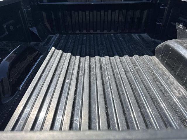 Used 2022 Chevrolet Silverado 1500 LT Trail Boss w/ LPO, Dark Essentials Package AWD/4WD image 7