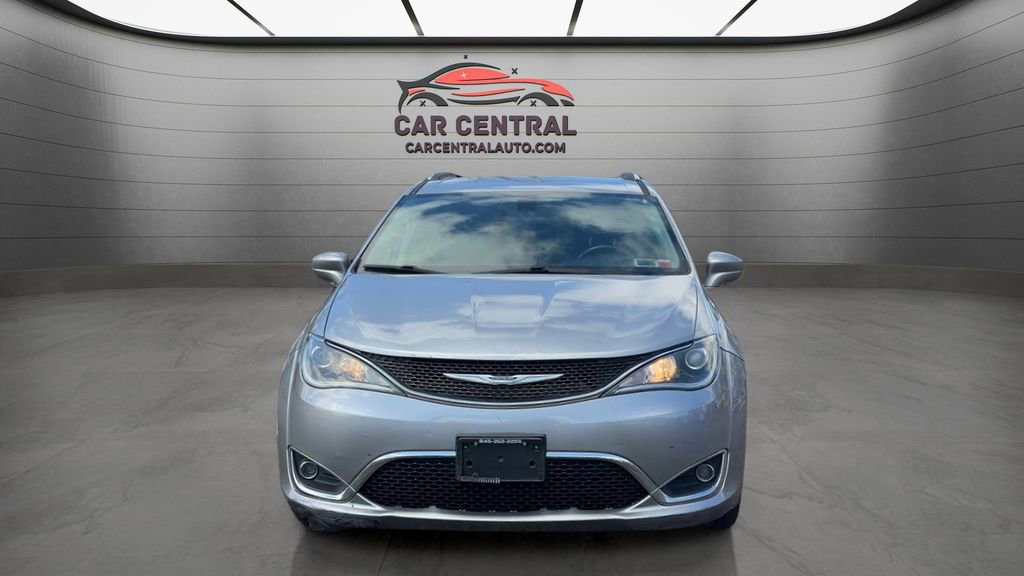 Used 2019 Chrysler Pacifica Touring-L FWD image 8