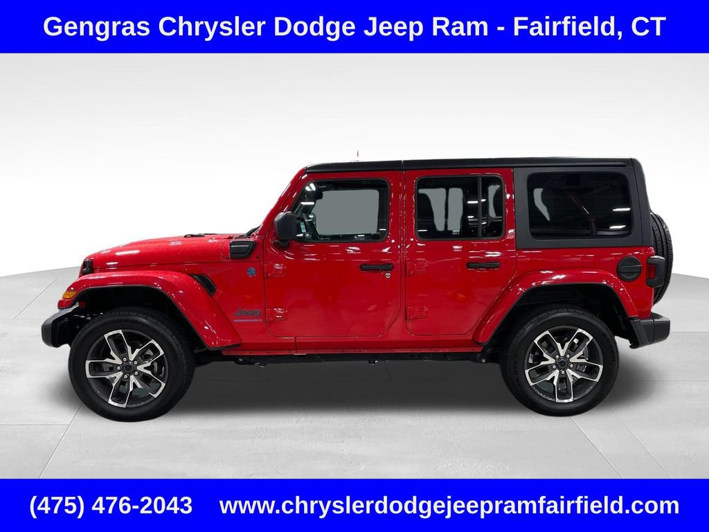 Used 2024 Jeep Wrangler Unlimited w/ Convenience Group AWD/4WD image 4
