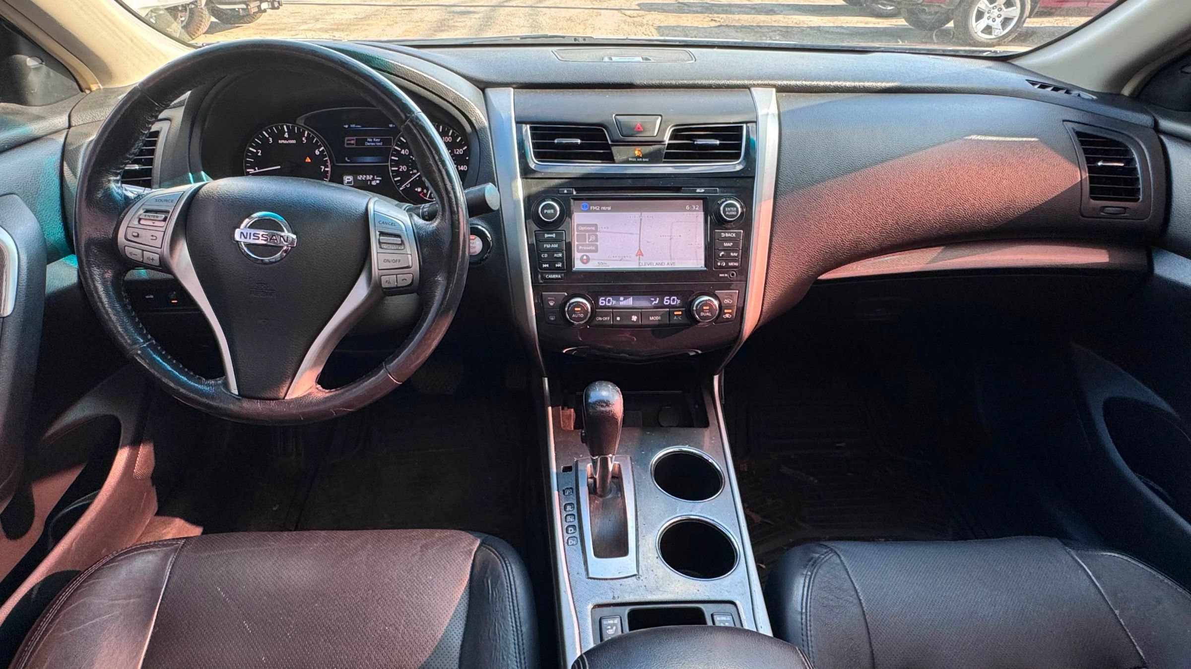 Used 2013 Nissan Altima 2.5 SL w/ Technology Pkg FWD image 16