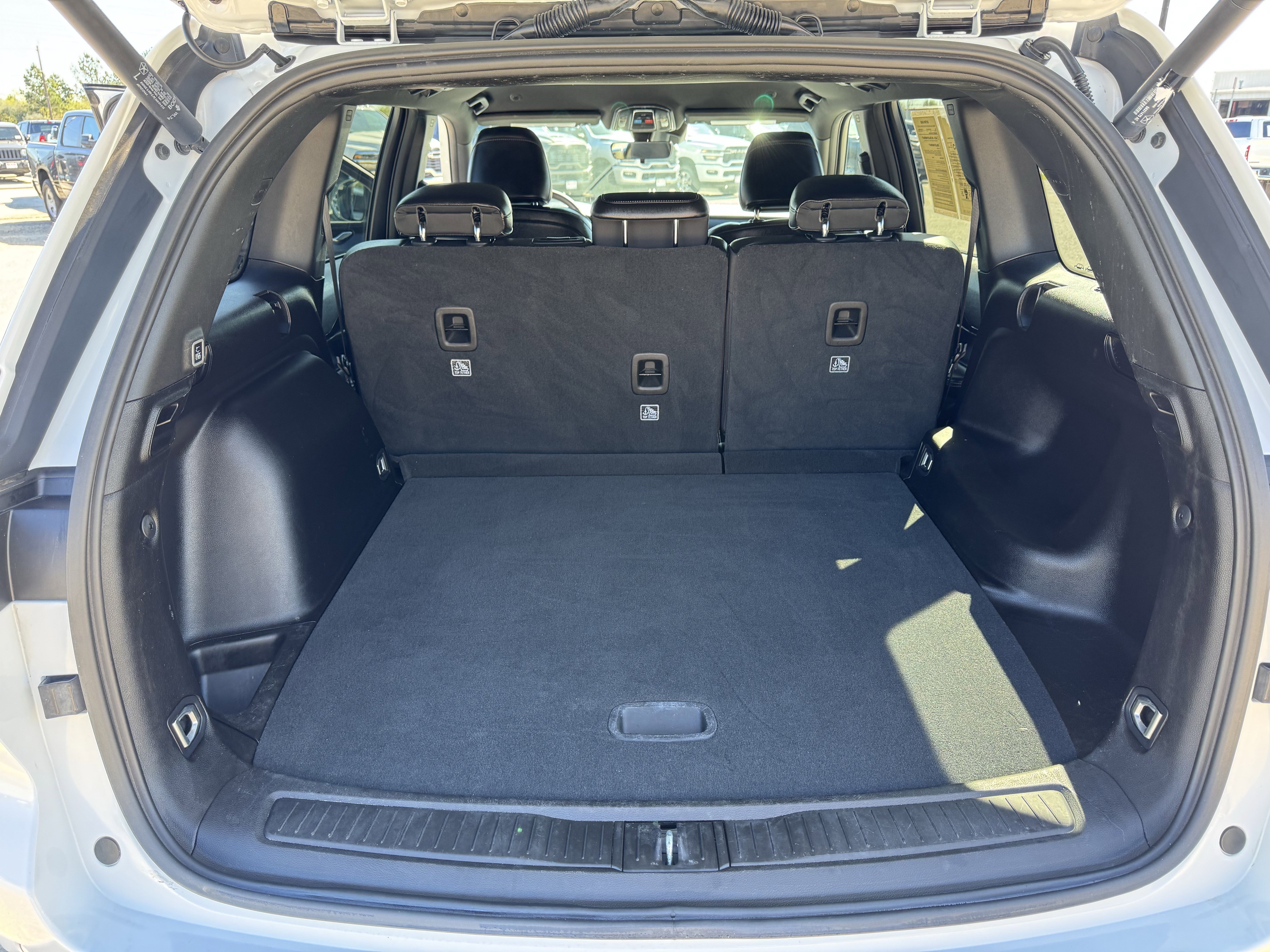 Used 2025 Jeep Grand Cherokee Altitude image 30