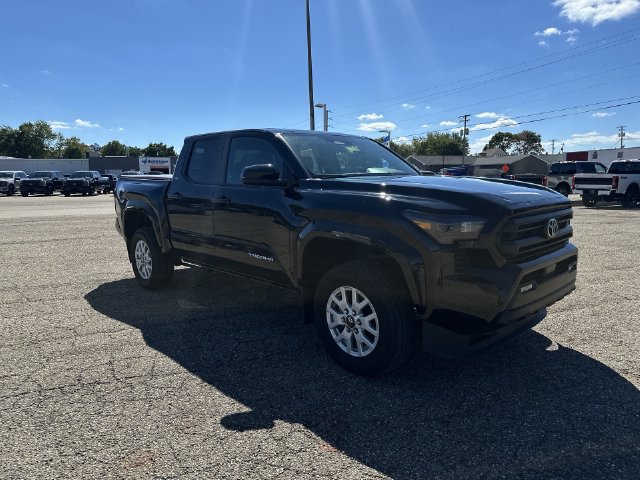 Used 2024 Toyota Tacoma SR5 AWD/4WD image 12