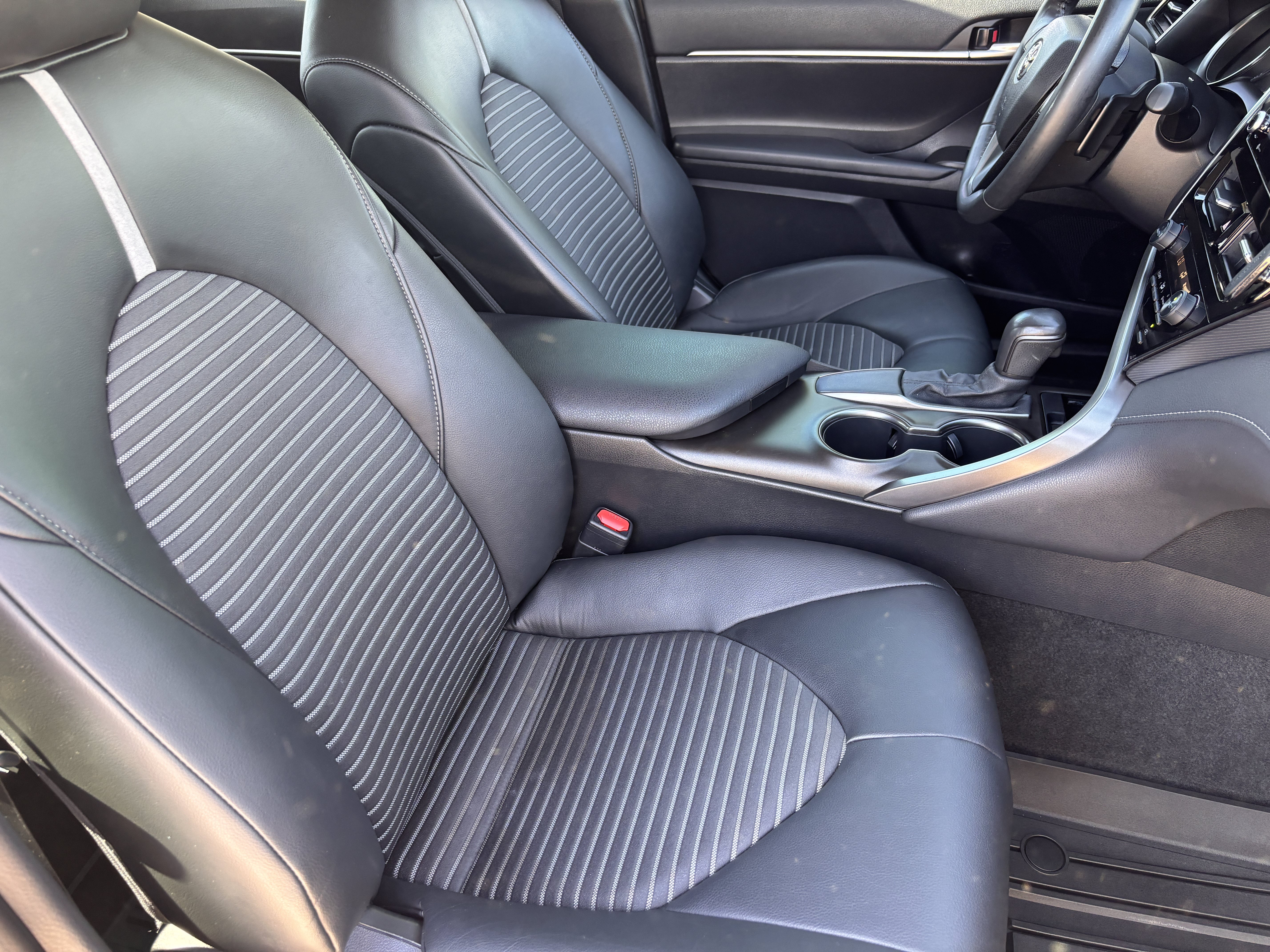 Used 2021 Toyota Camry SE w/ Convenience Package FWD image 35