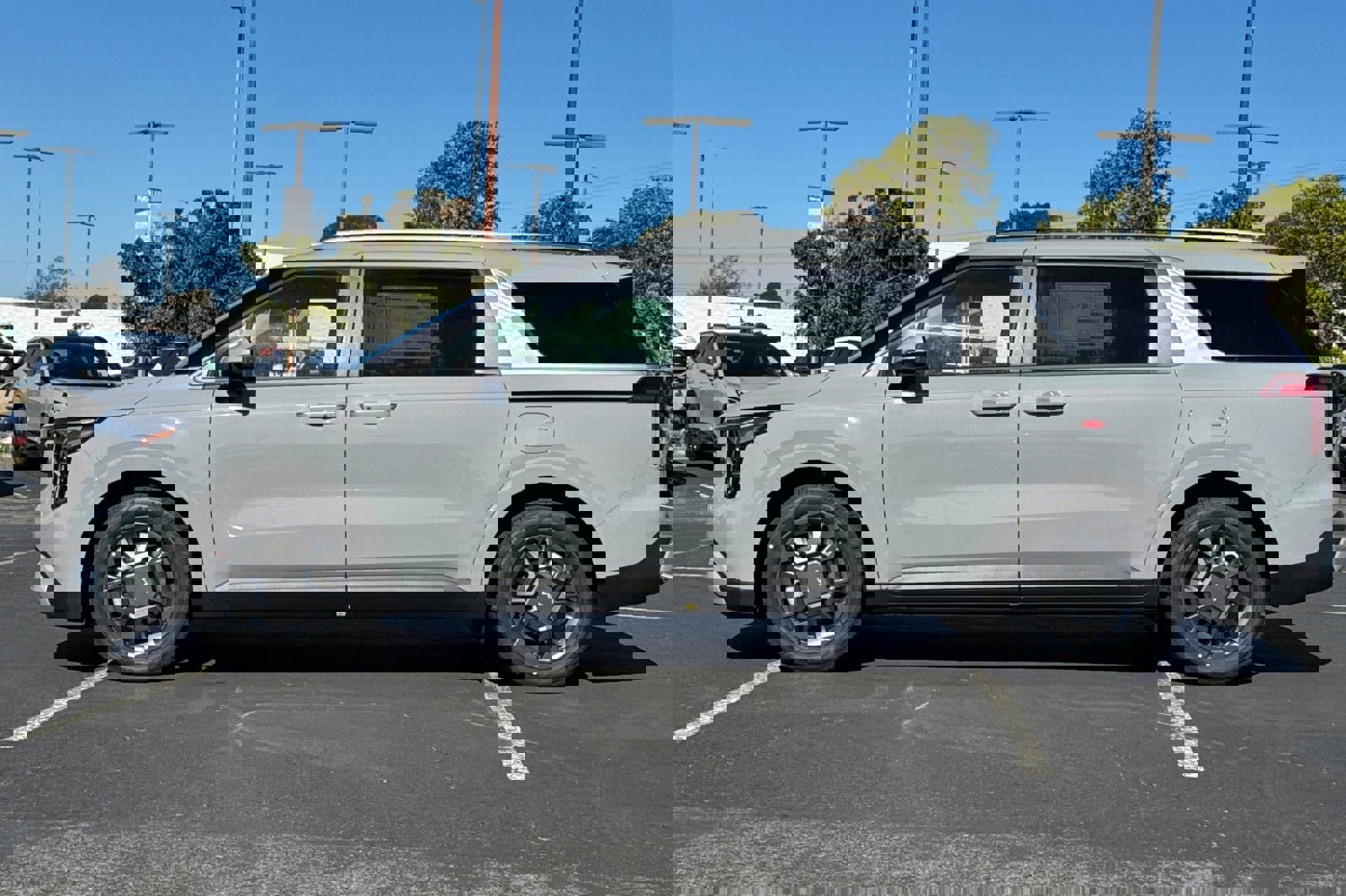 New 2026 Kia Carnival EX image 7