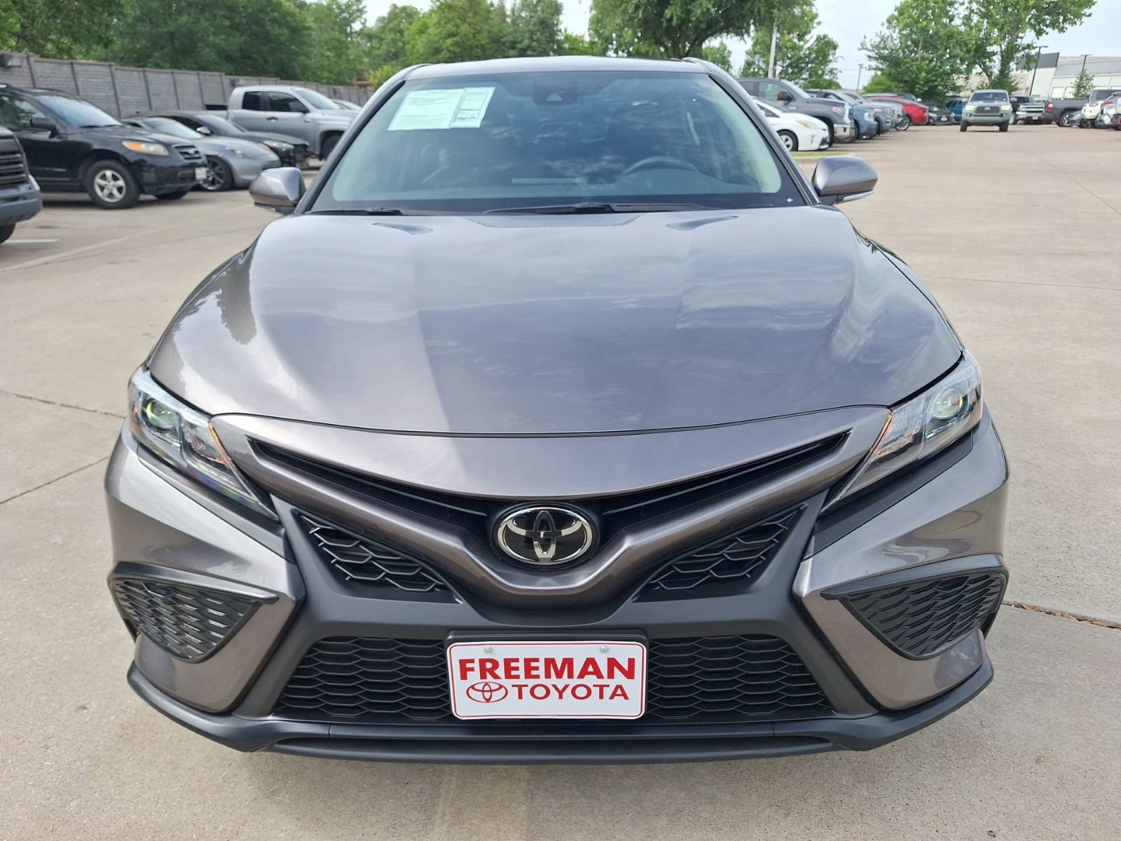 Used 2023 Toyota Camry SE w/ Convenience Package FWD image 9