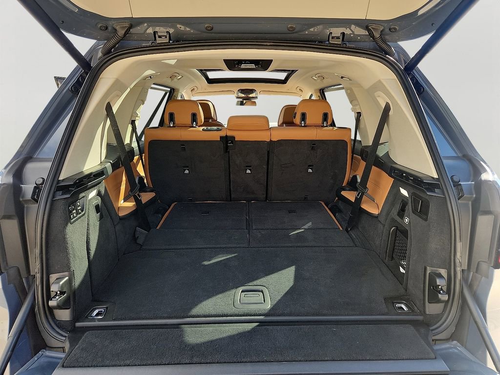 Used 2023 BMW X7 xDrive40i w/ Executive Package image 28