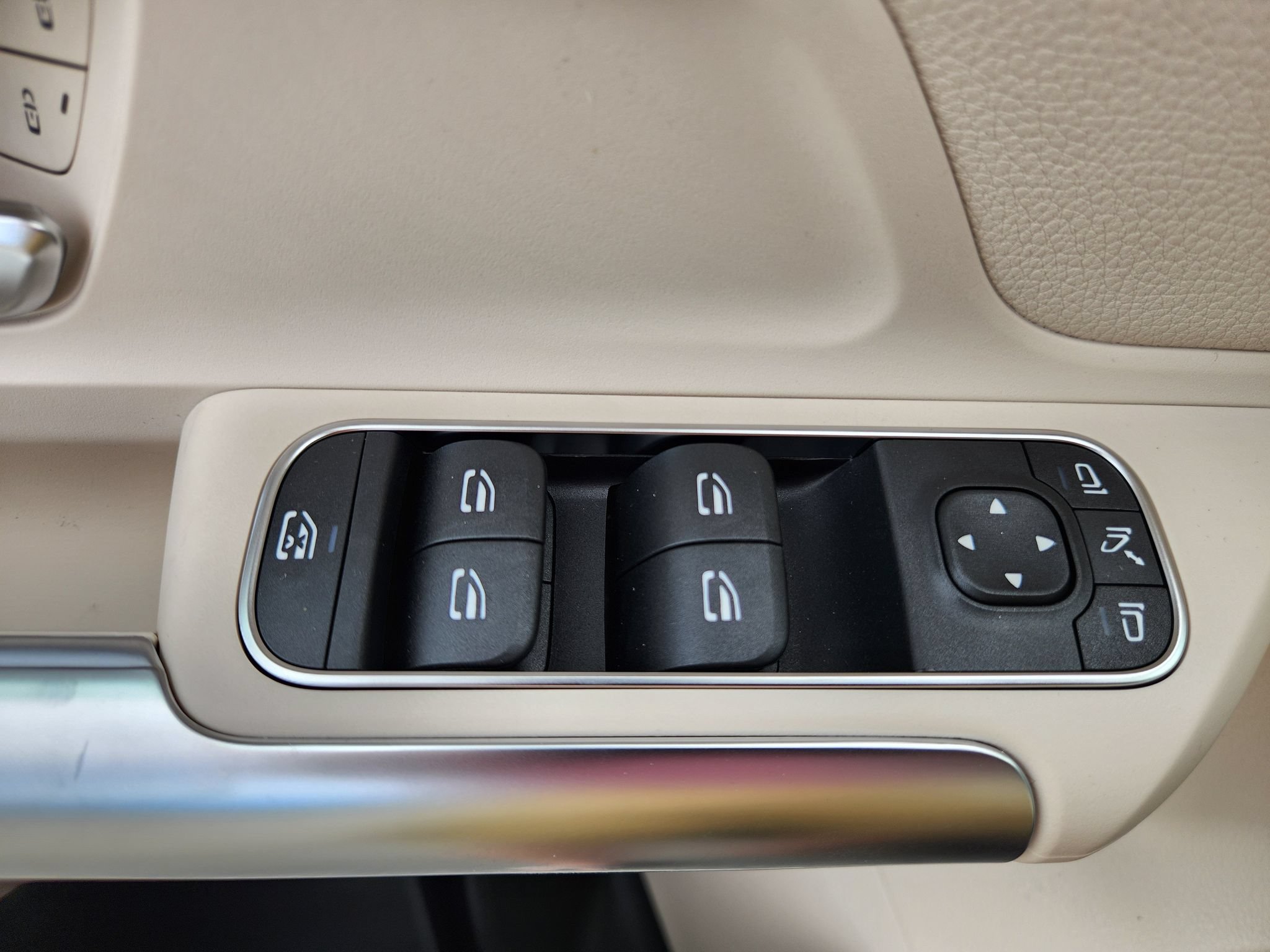 New 2026 Mercedes-Benz GLA 250 4MATIC image 16