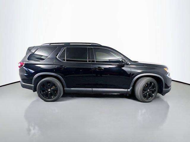 Used 2025 Honda Pilot Black Edition image 9