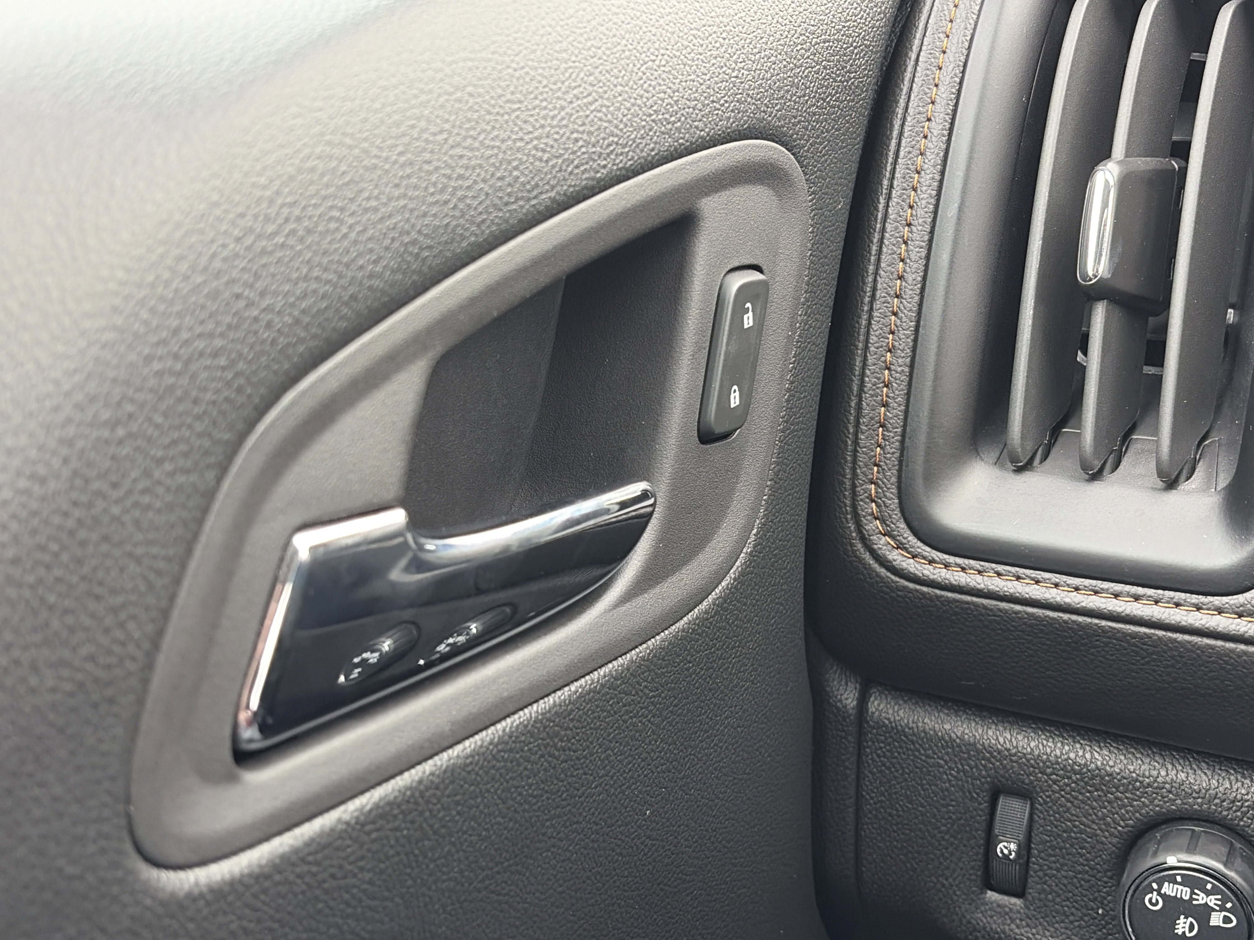 Used 2022 GMC Canyon AT4 w/ Trailering Package image 25