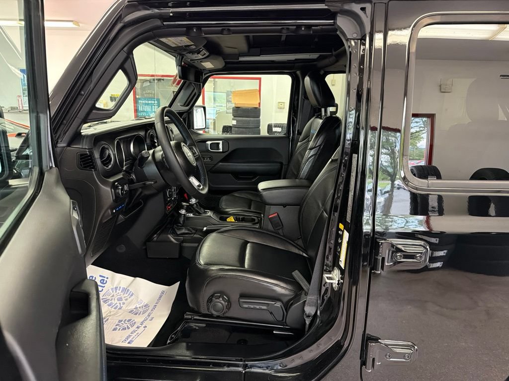 Used 2023 Jeep Wrangler Unlimited Rubicon 4xe w/ Cold Weather Group AWD/4WD image 6