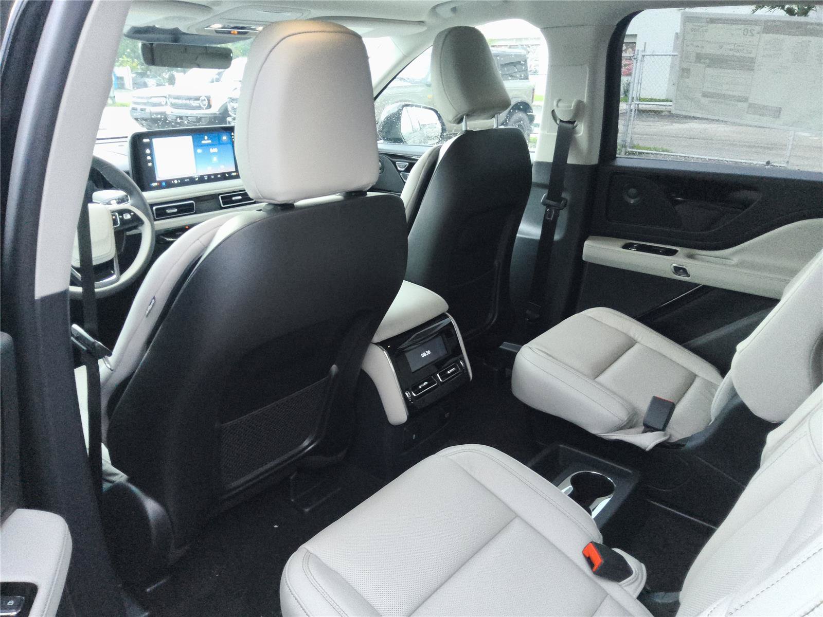 New 2027 Lincoln Aviator Reserve w/ Jet Appearance Package RWD image 23