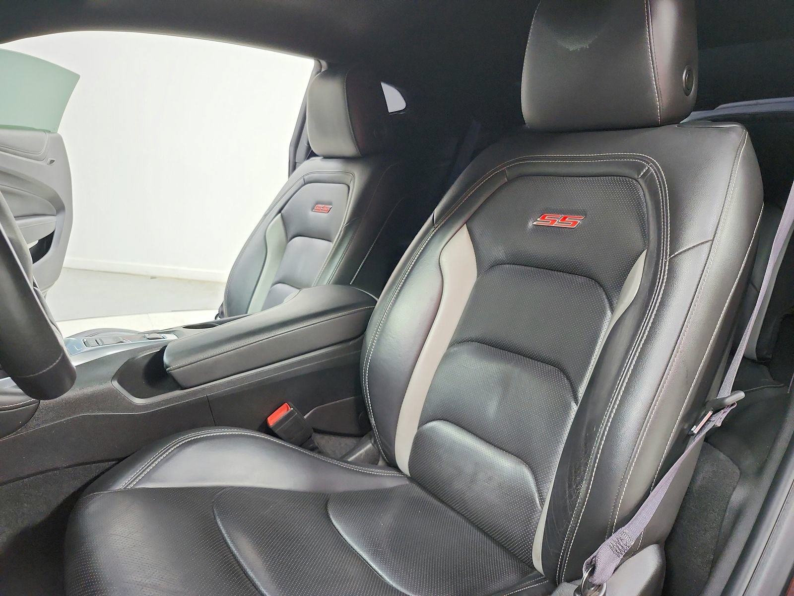 Used 2016 Chevrolet Camaro SS RWD image 19