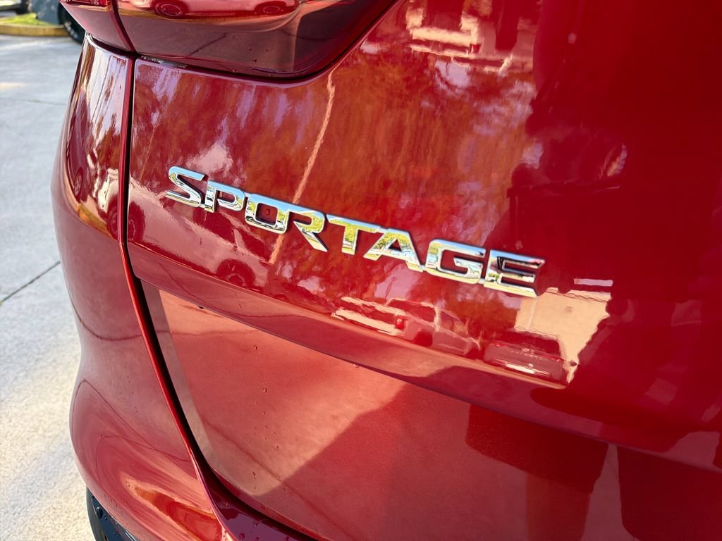 Used 2022 Kia Sportage EX w/ EX Technology Package FWD image 10