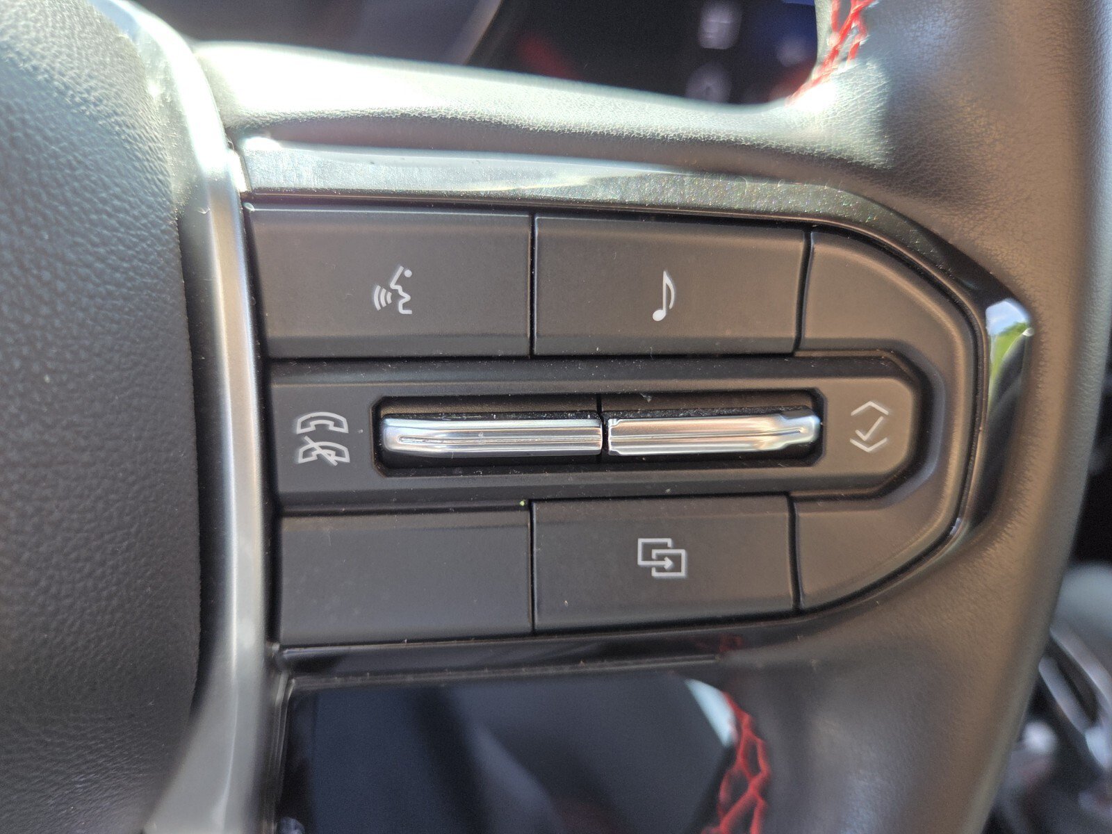 Used 2024 Chevrolet Colorado Z71 w/ Z71 Convenience Package 2 AWD/4WD image 21