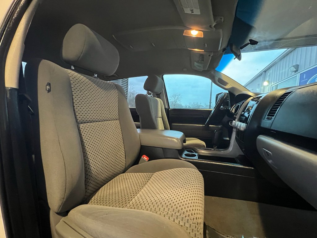 Used 2009 Toyota Tundra 4x4 CrewMax image 16