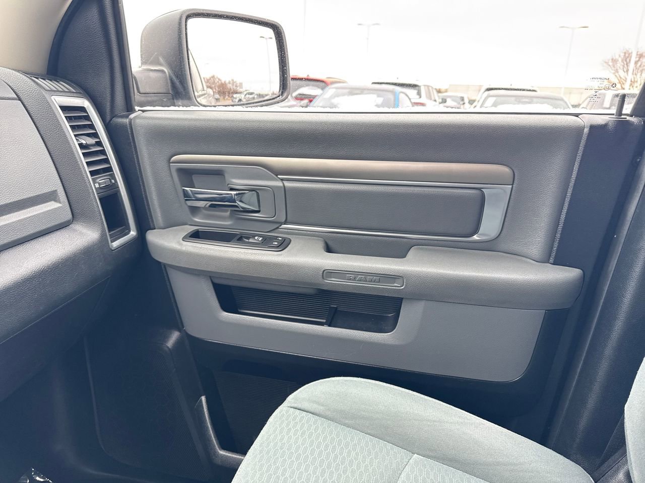 Used 2016 RAM 1500 Classic SLT image 31