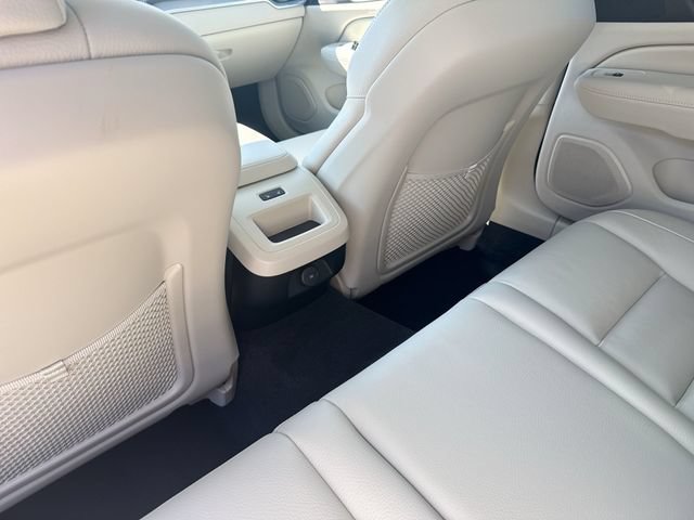 Certified 2026 Volvo V60 B5 Cross Country Plus w/ Protection Package Premier AWD/4WD image 26