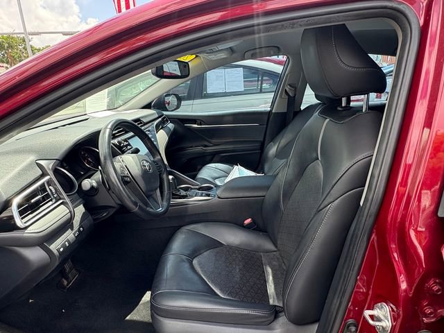Used 2018 Toyota Camry XSE image 14
