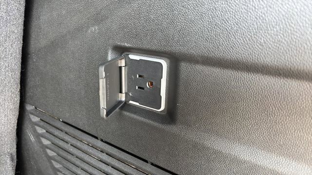 Used 2024 Chevrolet Tahoe Z71 AWD/4WD image 10