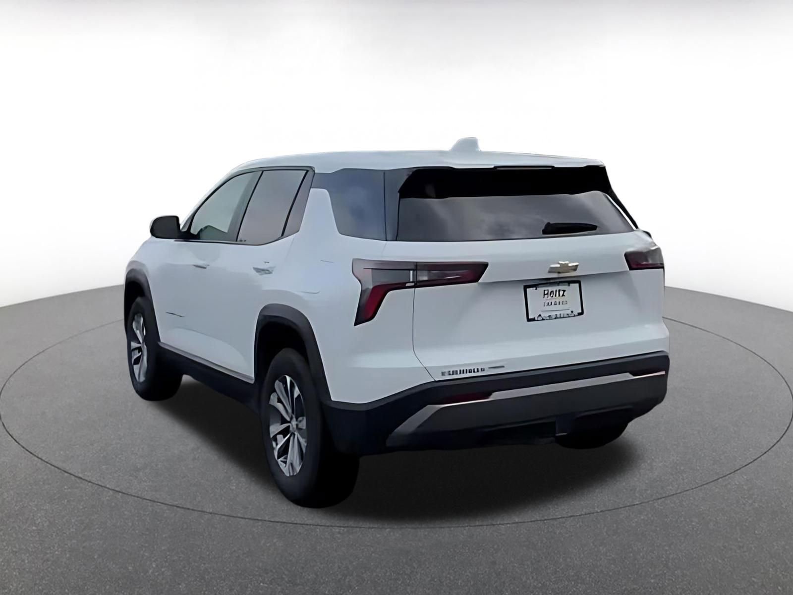 Used 2025 Chevrolet Equinox LT AWD/4WD image 11
