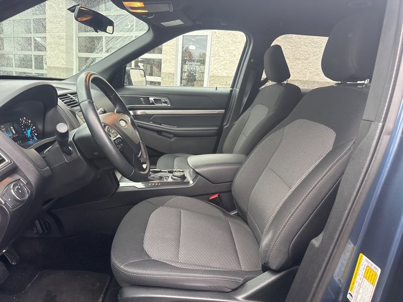Used 2019 Ford Explorer XLT image 18