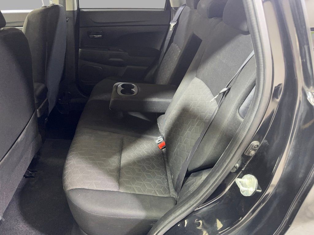 Used 2020 Mitsubishi Outlander Sport 2.0 ES image 42