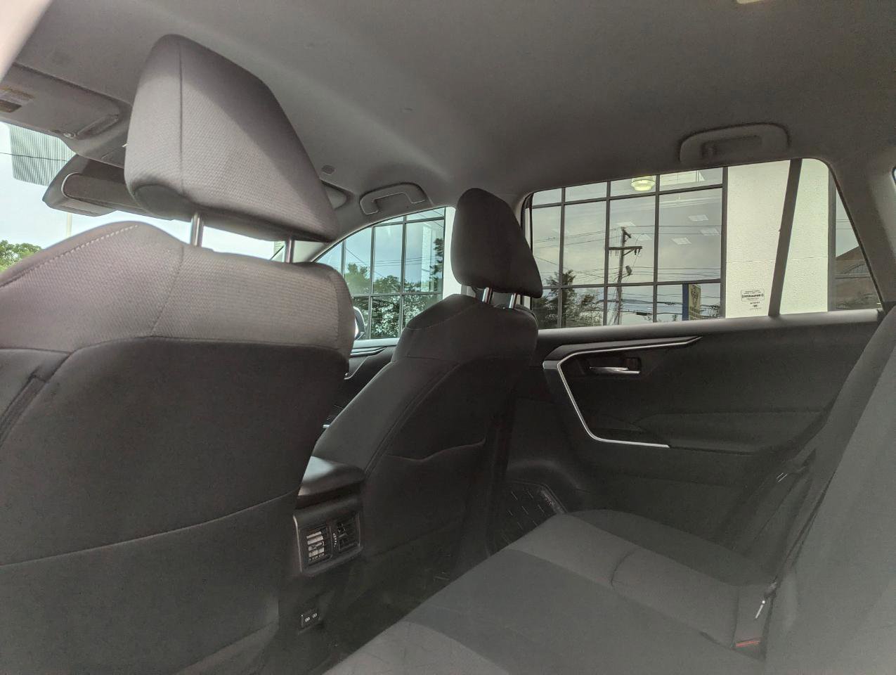 Used 2024 Toyota RAV4 XLE AWD/4WD image 37