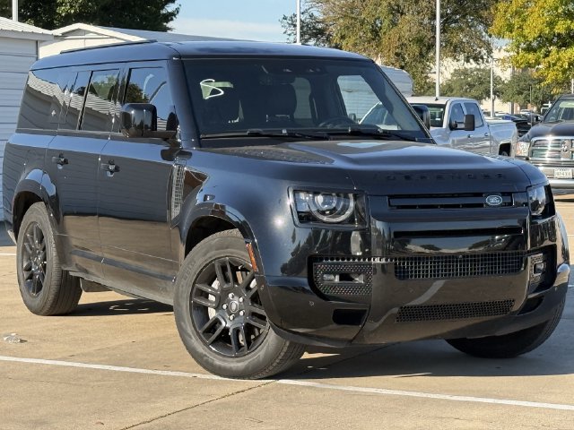 Used 2024 Land Rover Defender 130 X-Dynamic SE AWD/4WD image 2