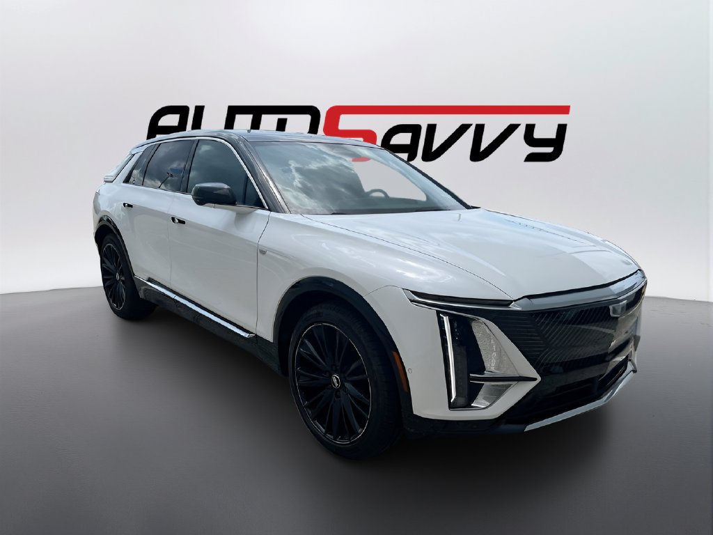 Used 2025 Cadillac Lyriq Luxury w/ LPO, Floor Liner Package AWD/4WD image 1