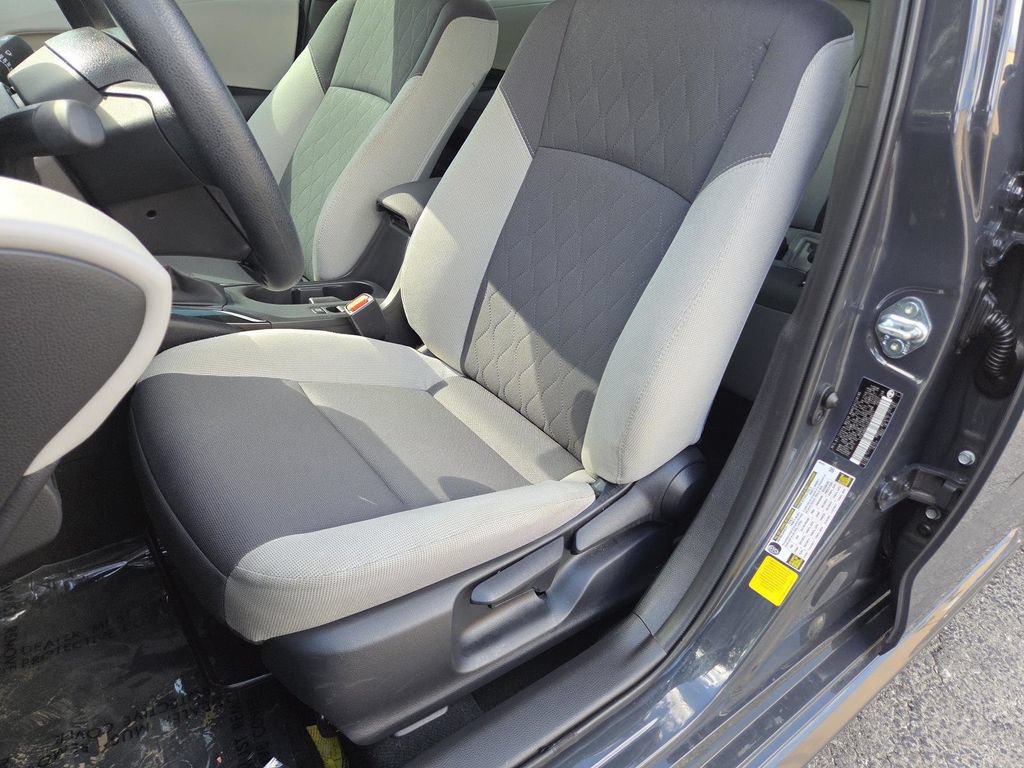 Used 2025 Toyota Corolla LE w/ Convenience Package FWD image 19