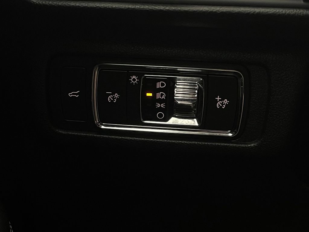 Used 2020 Lincoln Corsair AWD w/ Equipment Group 101A image 23