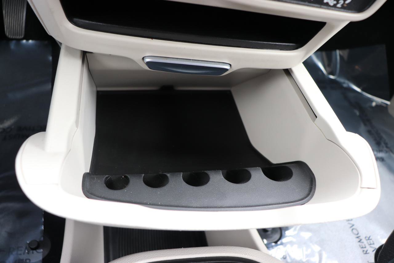 Used 2023 Chrysler Pacifica Touring-L image 45