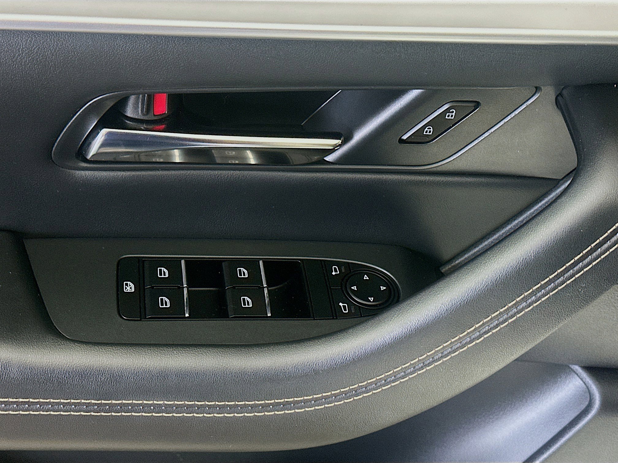 Used 2024 MAZDA CX-90 Plug-In Hybrid w/ Preferred image 15