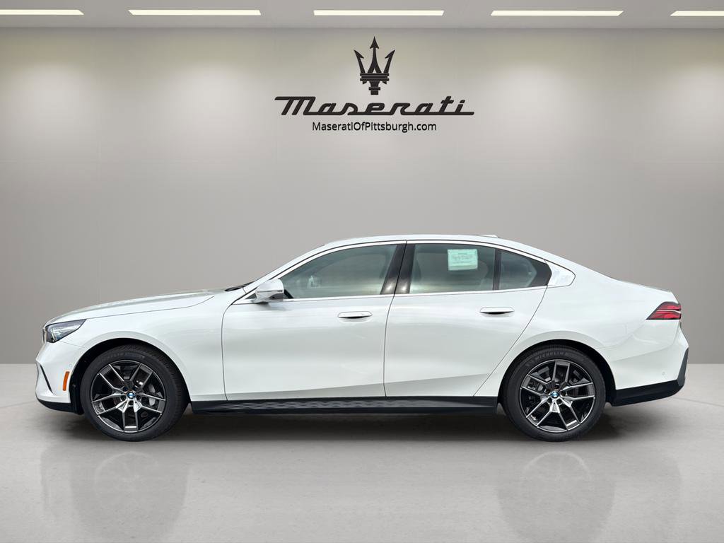 Used 2026 BMW 530i xDrive w/ Premium Package AWD/4WD image 8