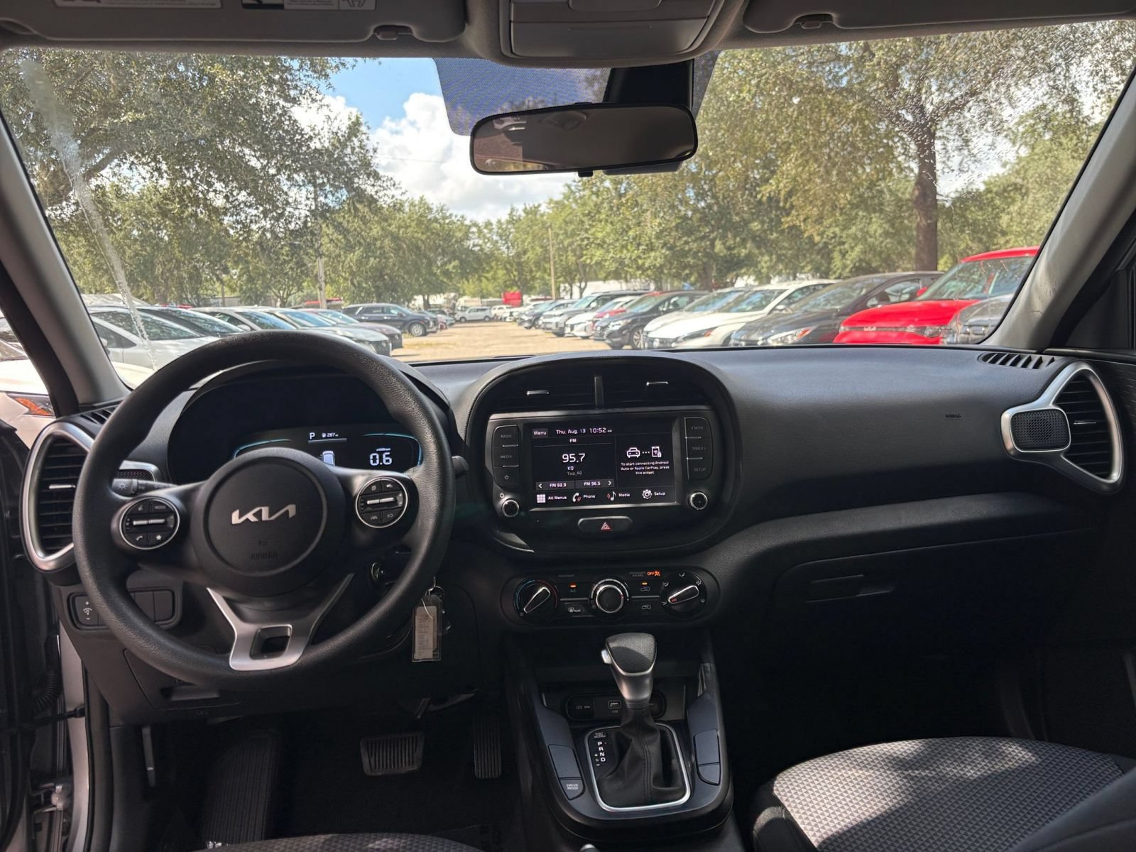 Used 2025 Kia Soul LX w/ LX Technology Package FWD image 30
